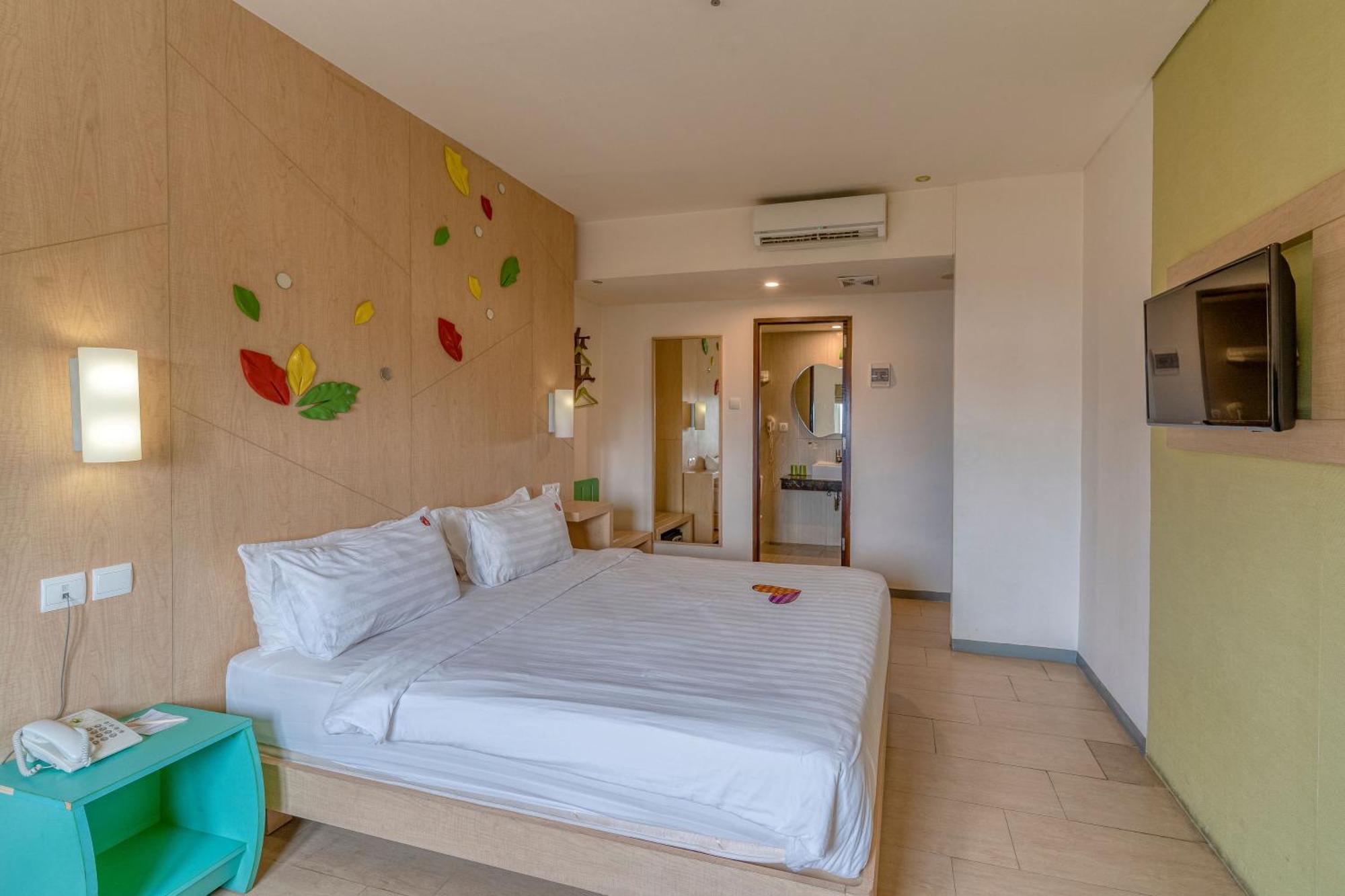 Ascent Hotel & Cafe Malang 3*